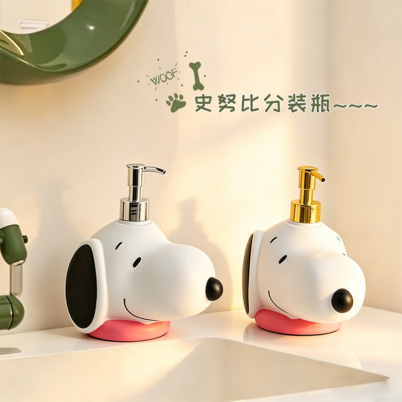 Home Bathroom Soap Dispenser - カワイイカートゥーンスヌーピーソープディスペンサーボトル、家庭用バスルーム、シャワージェルディスペンサー、デスクトップデコレーション、誕生日プレゼント