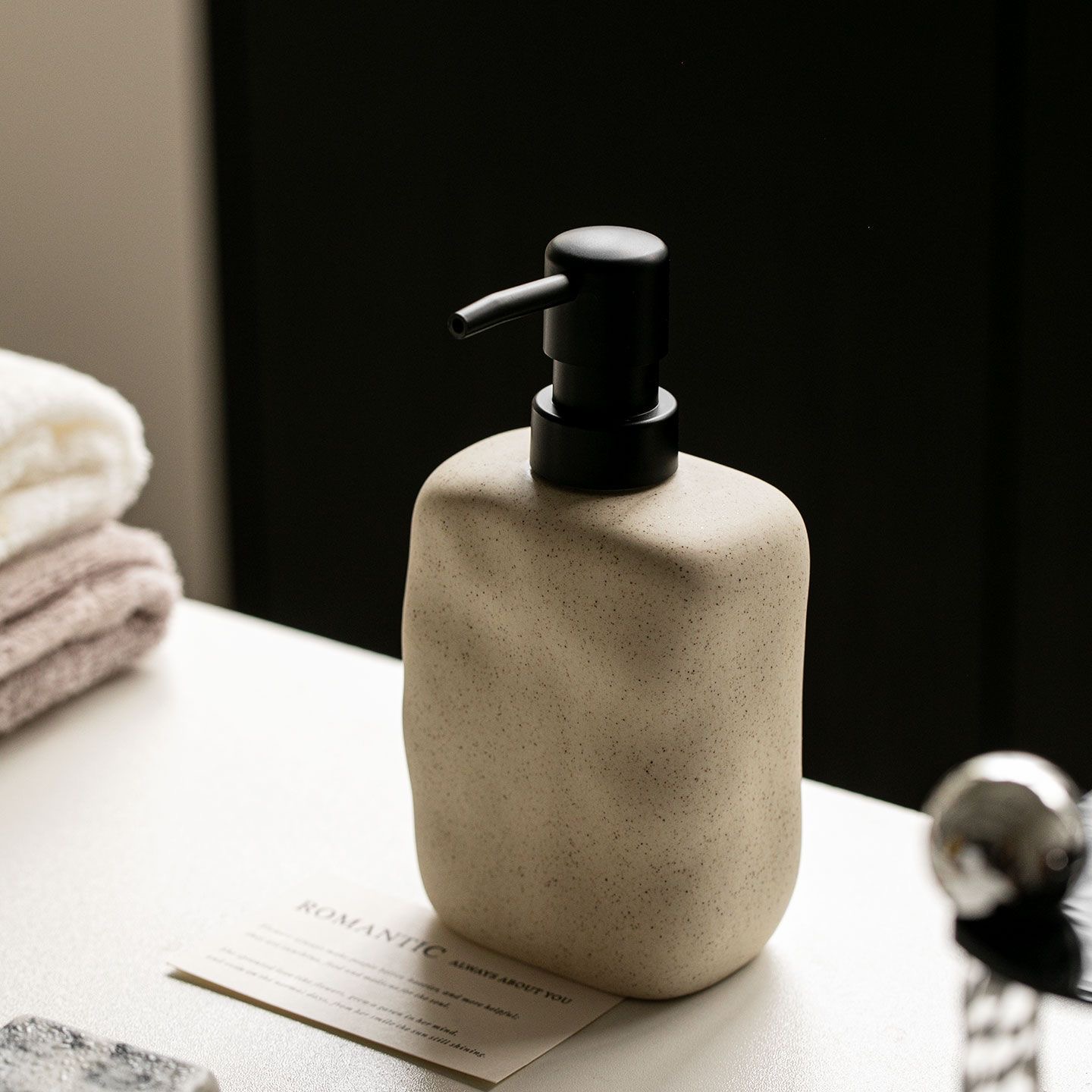 400 ミリリットル侘び寂びローションボトルセラミックスクイ - Home Bathroom Soap Dispenser のレビューと価格