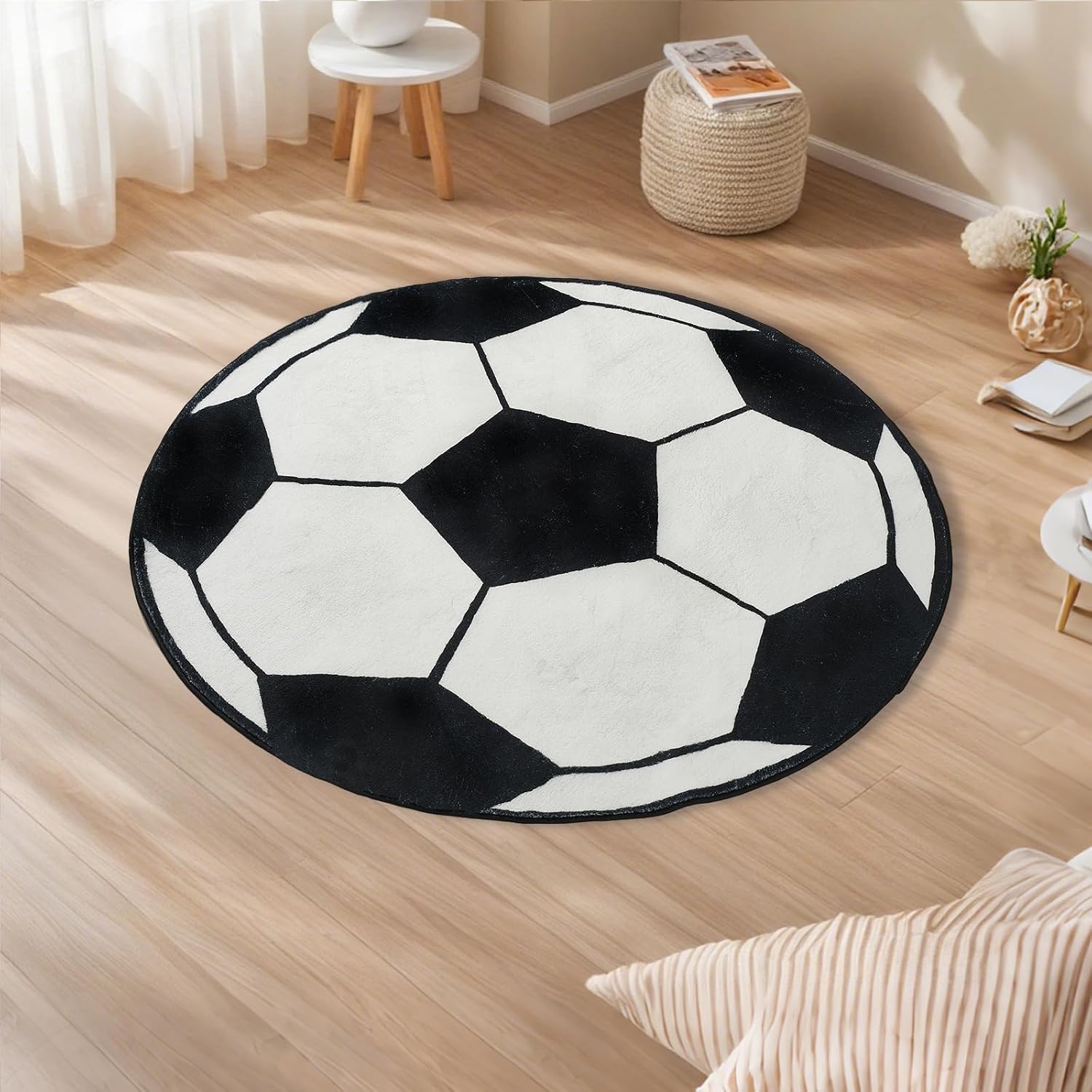 ぬいぐるみのような丸いサッカーボールデザインのエリアラグ、黒 - Home Bathroom Door Design のレビューと価格